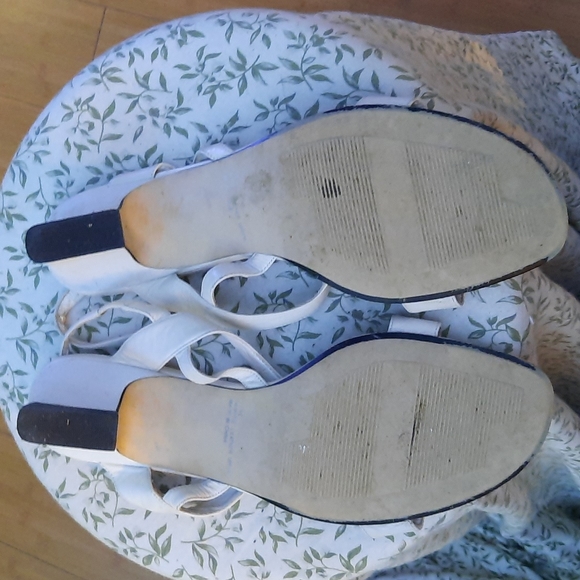 Preview white sandals size 12m - Picture 9 of 9